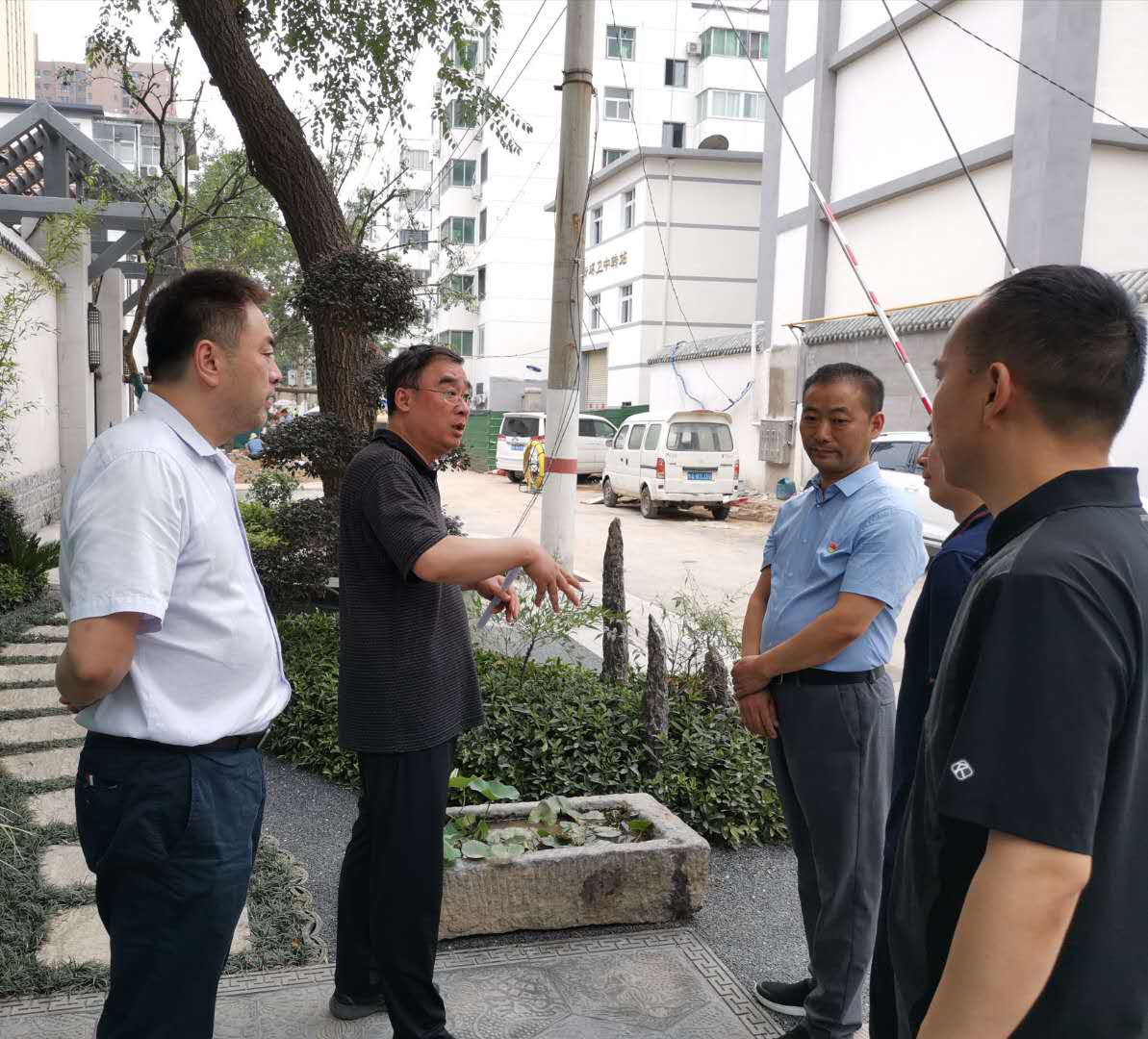 市委社治委常务副主任王海江调研管城回族区无主管楼院整治提升及老旧小区改造工作